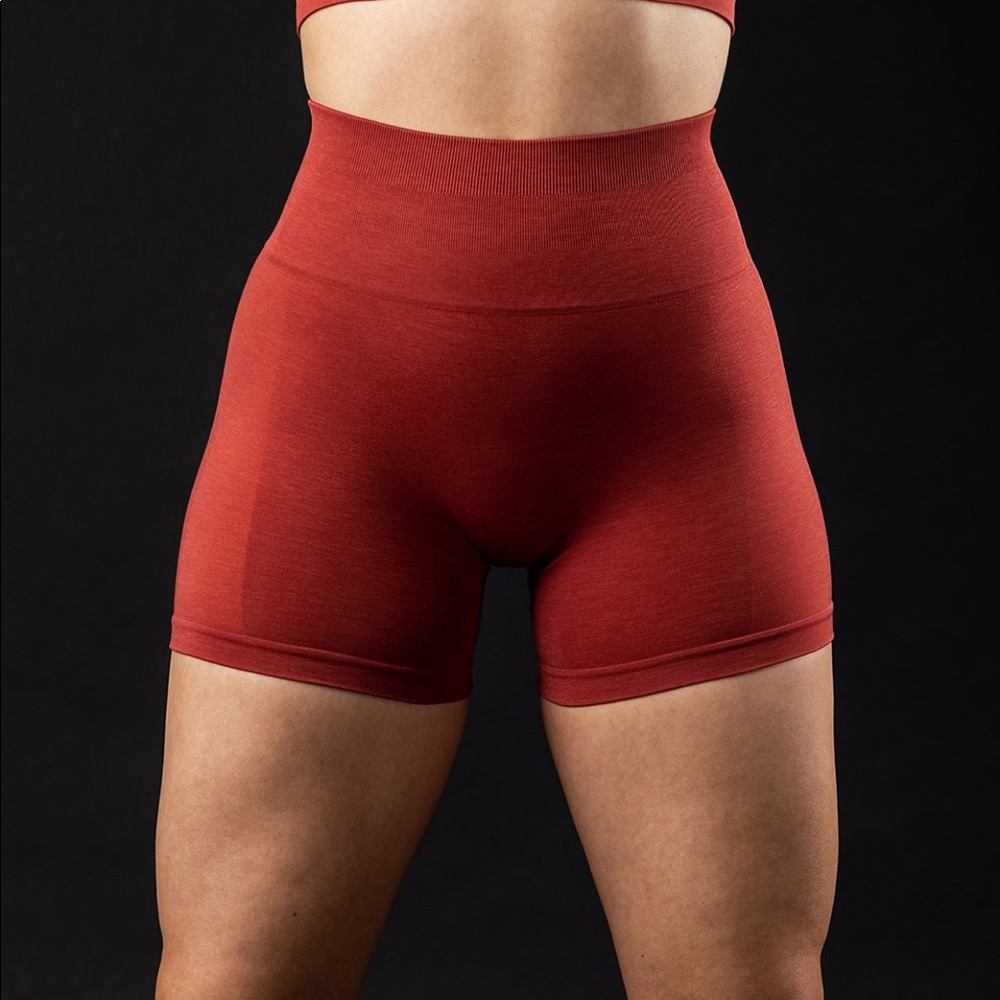 ISO ANY LARGE AMPLIFY SHORT SHORTS!!!